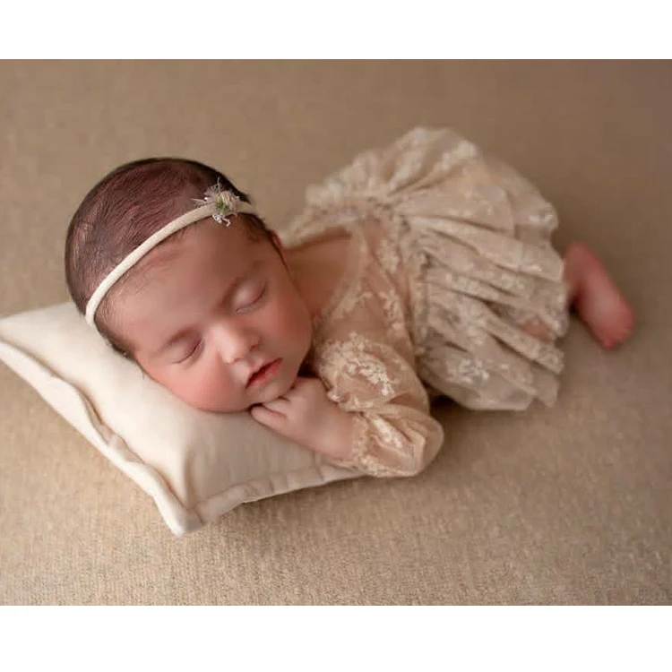 新生児の写真撮影の小道具女の赤ちゃんのレースの衣装ボディスー - Baby Clothing Accessories のレビューと価格