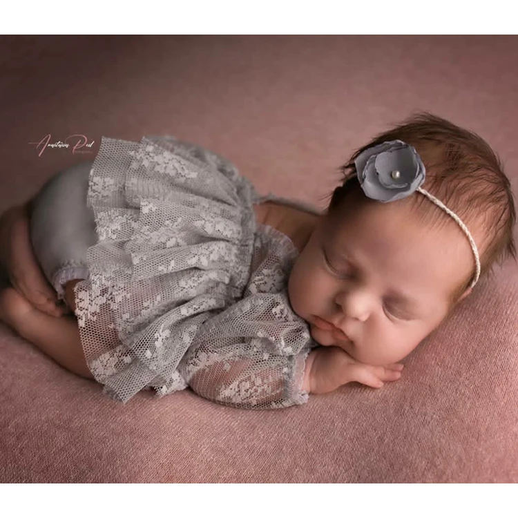 新生児の写真撮影の小道具女の赤ちゃんのレースの衣装ボディスー - Baby Clothing Accessories のレビューと価格