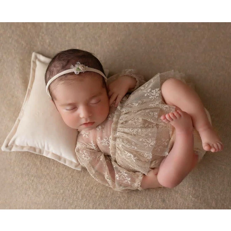 新生児の写真撮影の小道具女の赤ちゃんのレースの衣装ボディスー - Baby Clothing Accessories のレビューと価格